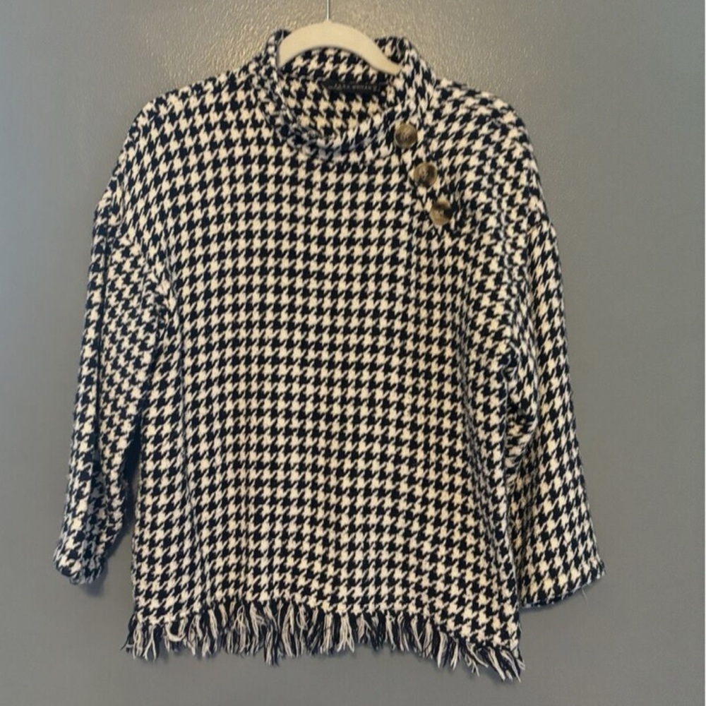 Zara Houndstooth Shirt Womens Sz
S Navy Blue White Fringe Hem
Pullover Sweater